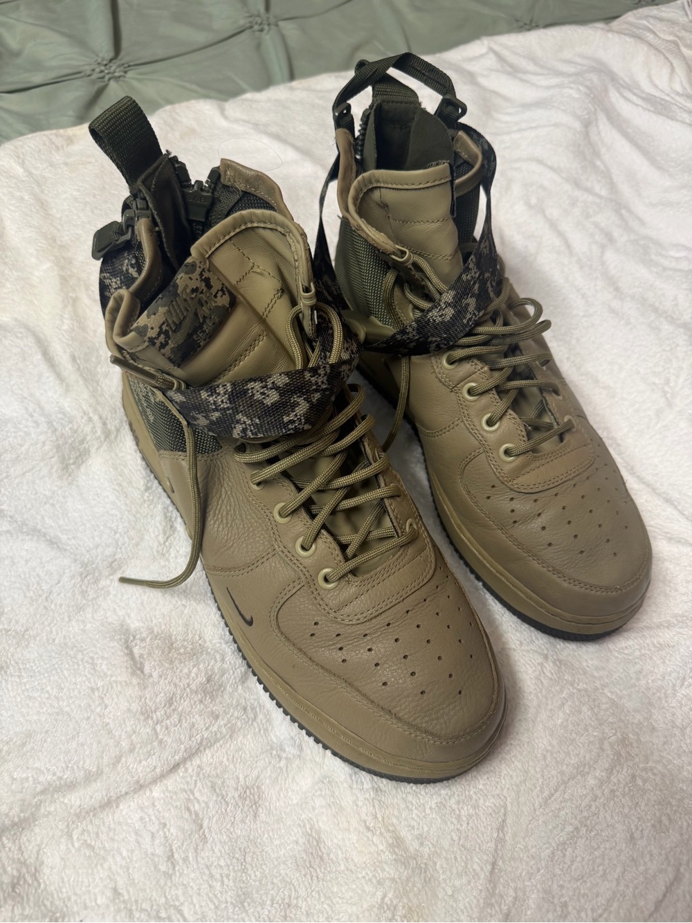 Nike SF Air Force 1 Mid Shoes Mens Size 10 Urban Utility Desert Moss Sneakers